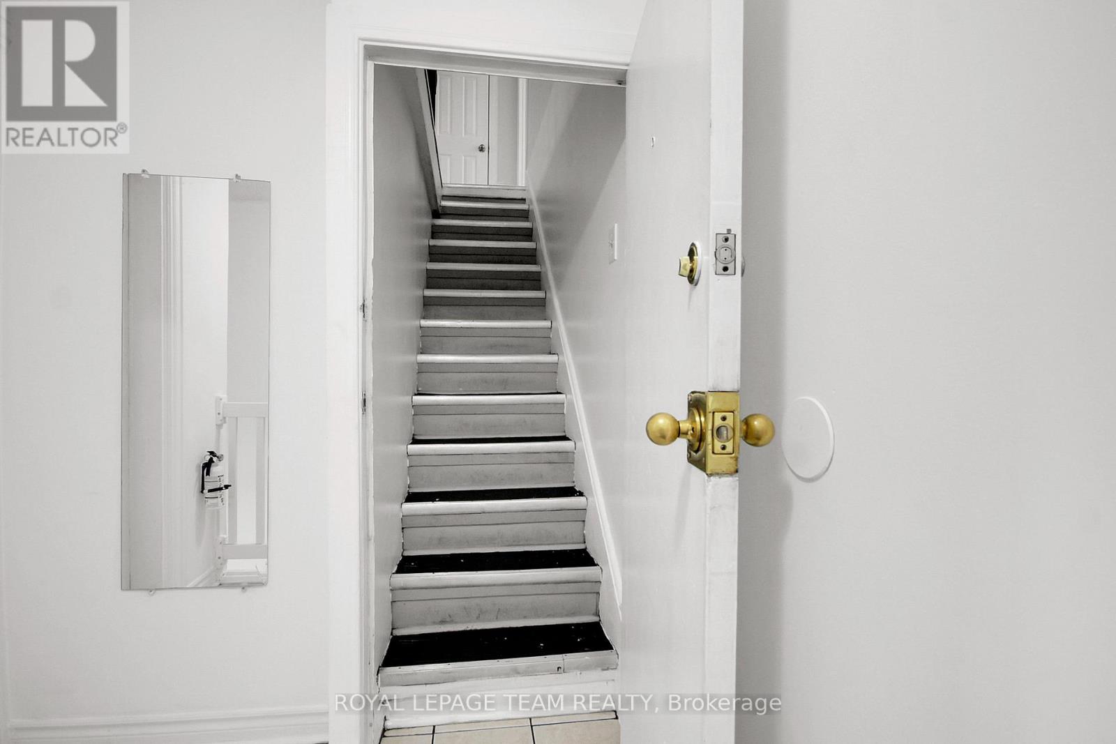 5 - 4 Eccles Street Property Photo 6