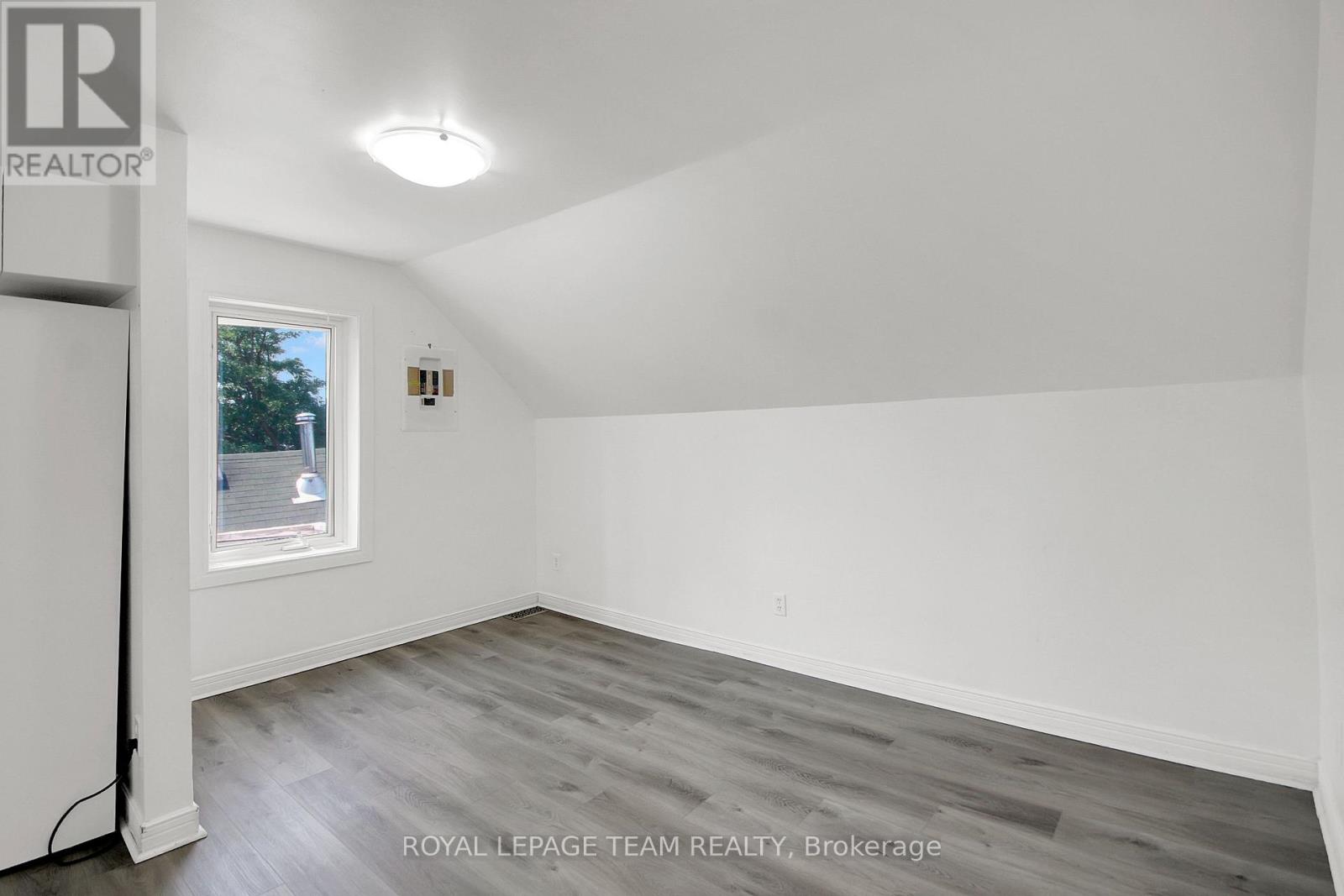 5 - 4 Eccles Street Property Photo 15