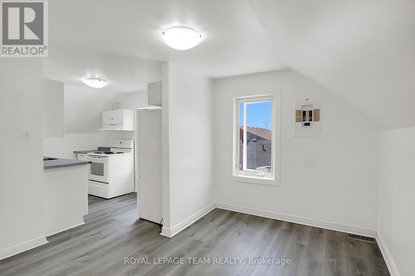 5 - 4 Eccles Street Property Photo 17