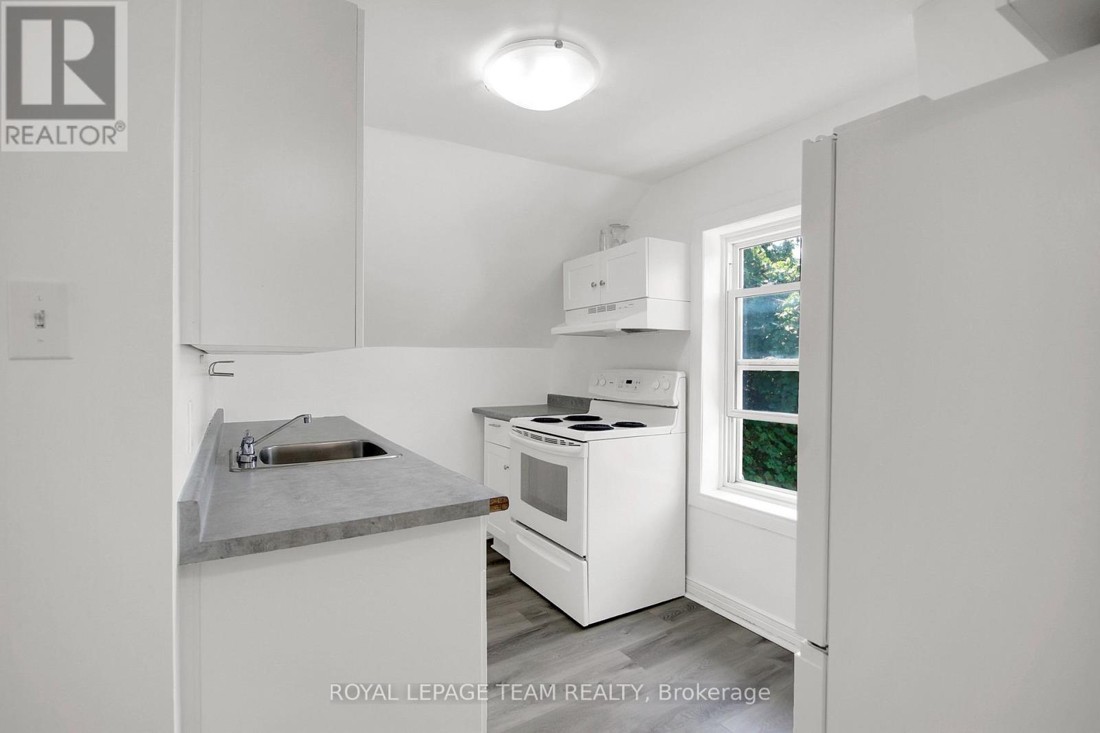 5 - 4 Eccles Street Property Photo 22
