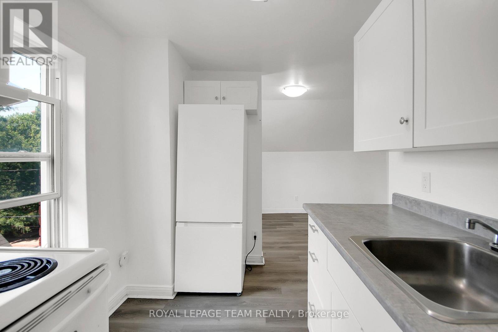 5 - 4 Eccles Street Property Photo 25