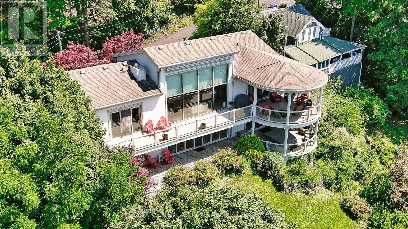 174 BRAYSIDE STREET