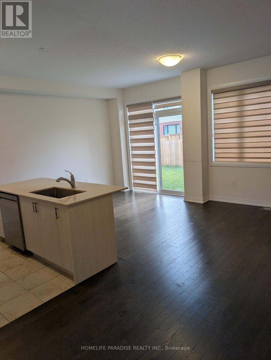 3 - 15 Blacklock Street E Property Photo 4