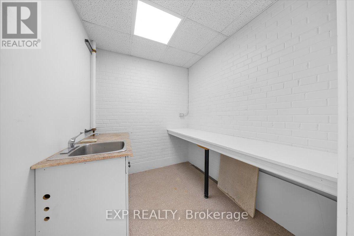 114 - 40 Sunset Boulevard Property Photo 9