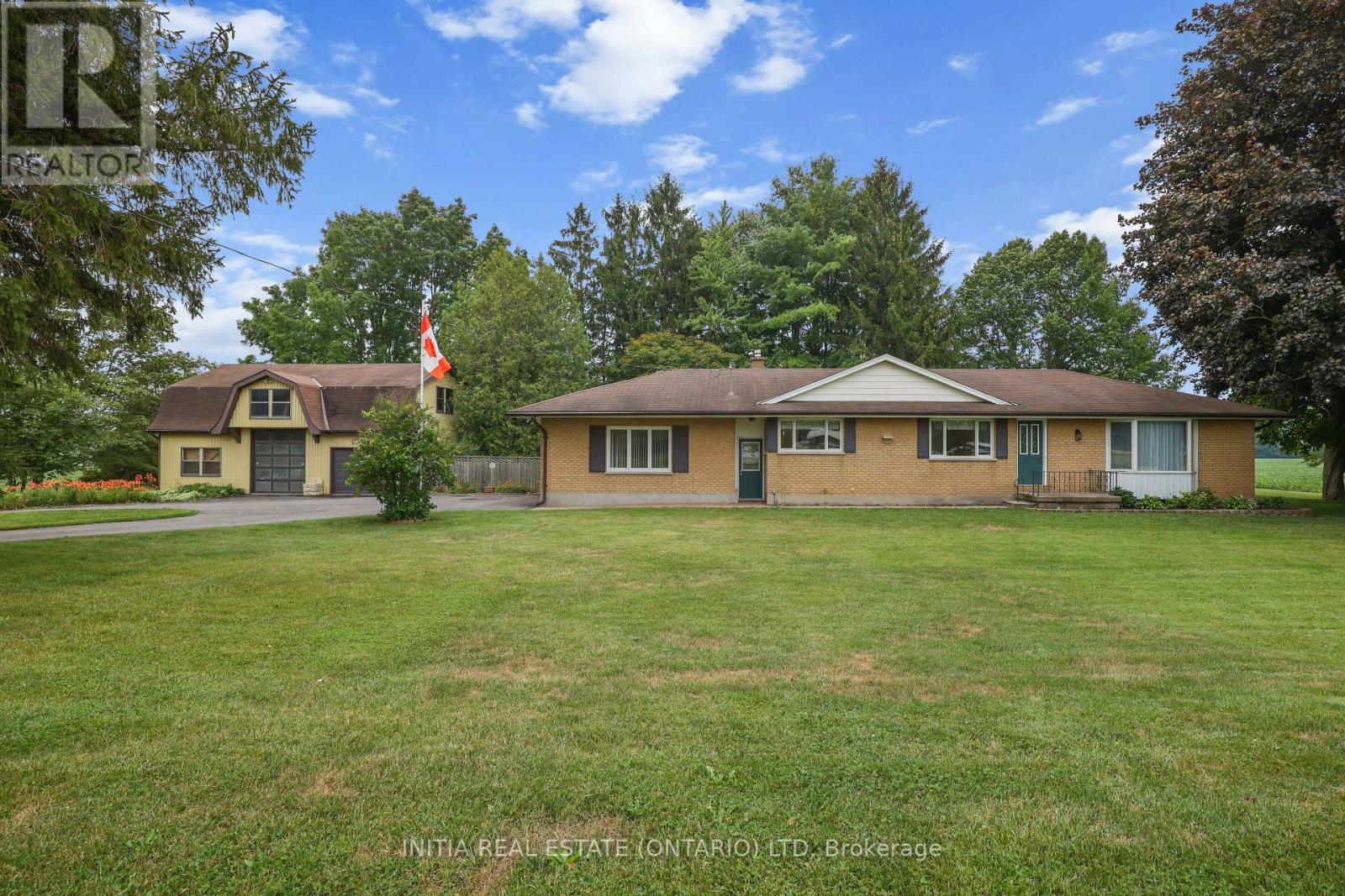 10395 Longwoods Road Property Photo 1