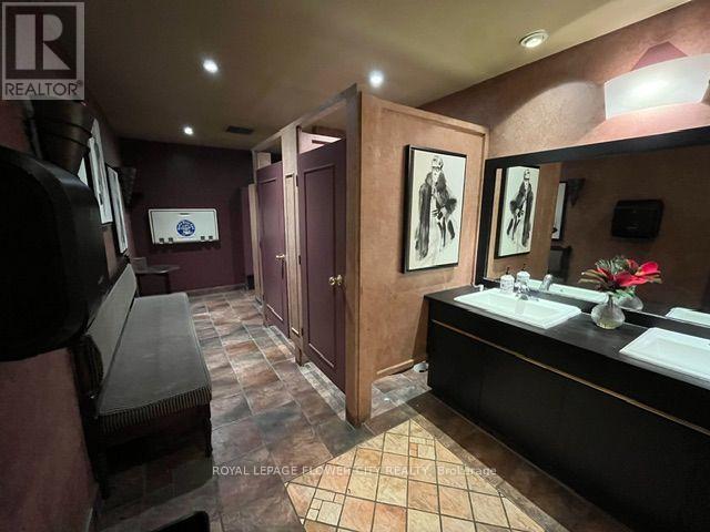 60 Walnut Street Property Photo 29