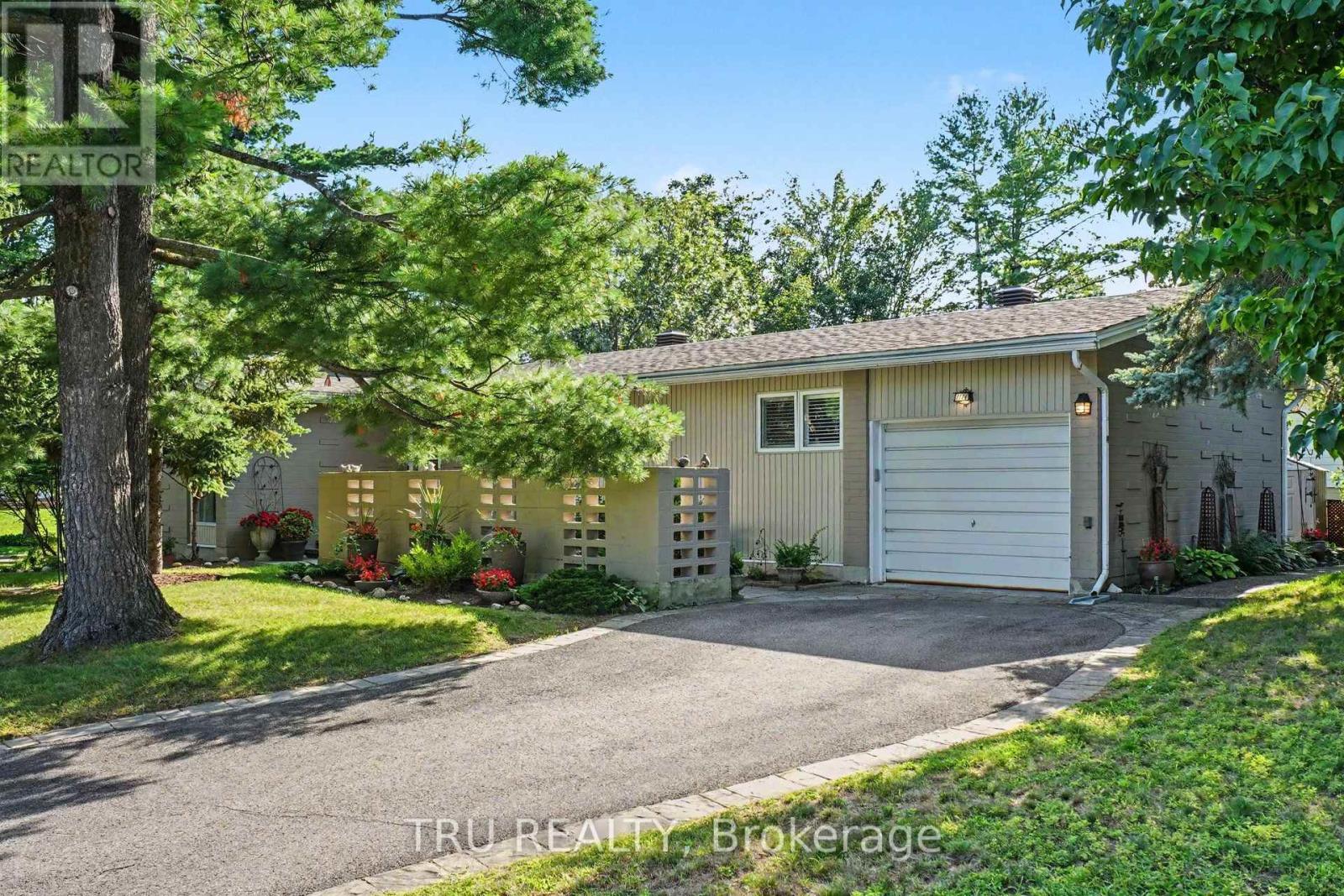 1174 CAMEO DRIVE Property Photo 1