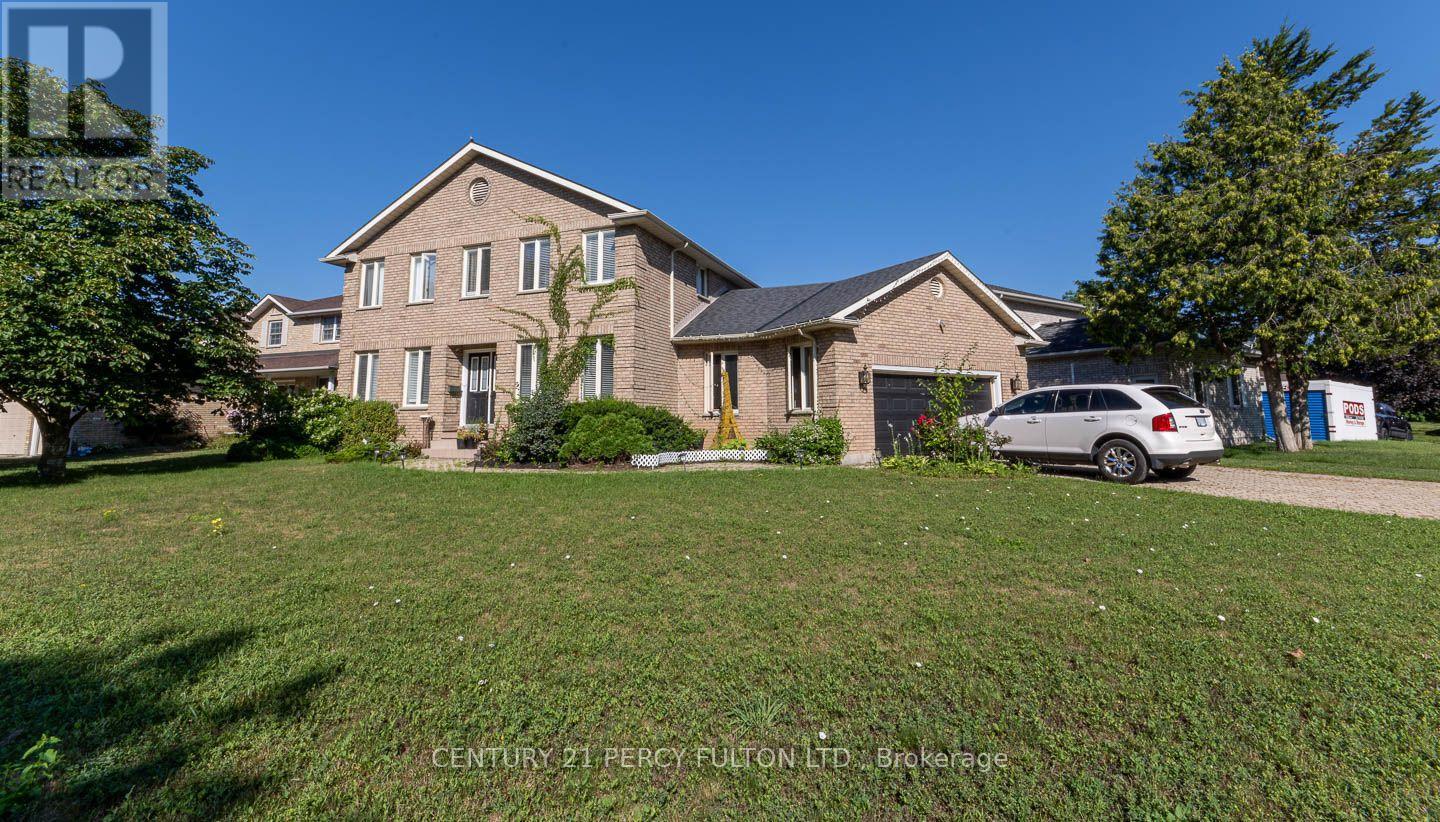7 BRIDLEWOOD LANE Property Photo 1