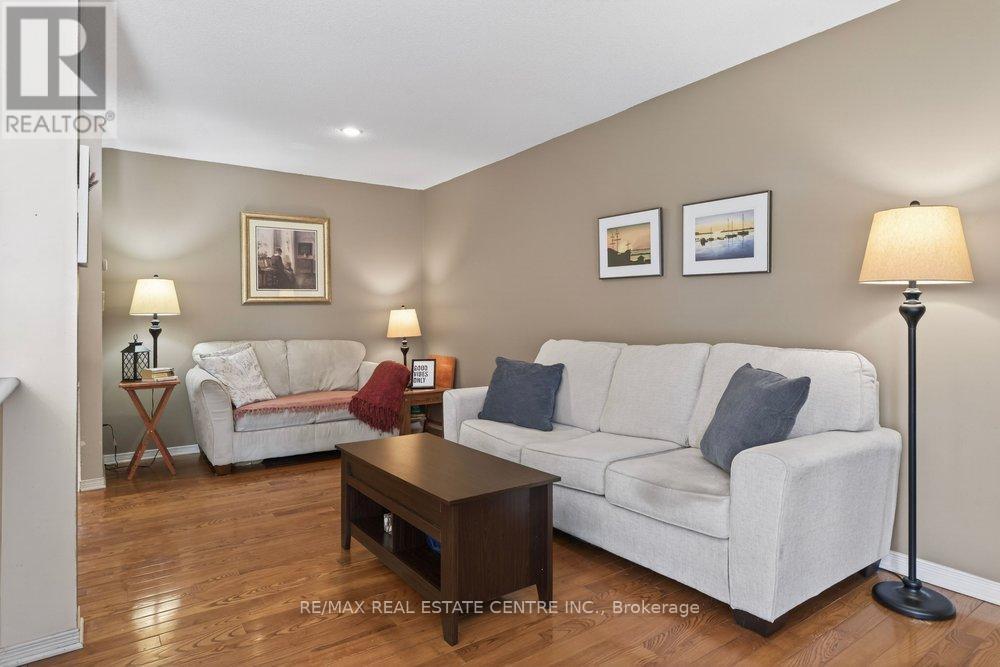 29 - 10 Cadham Boulevard Property Photo 6