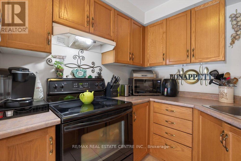 29 - 10 Cadham Boulevard Property Photo 12