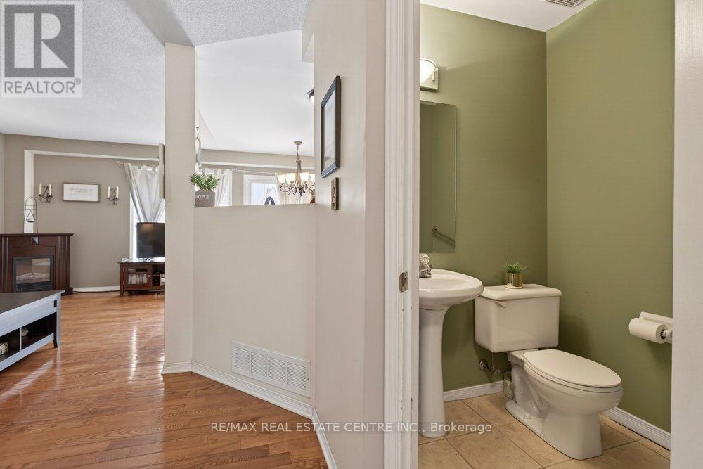29 - 10 Cadham Boulevard Property Photo 13