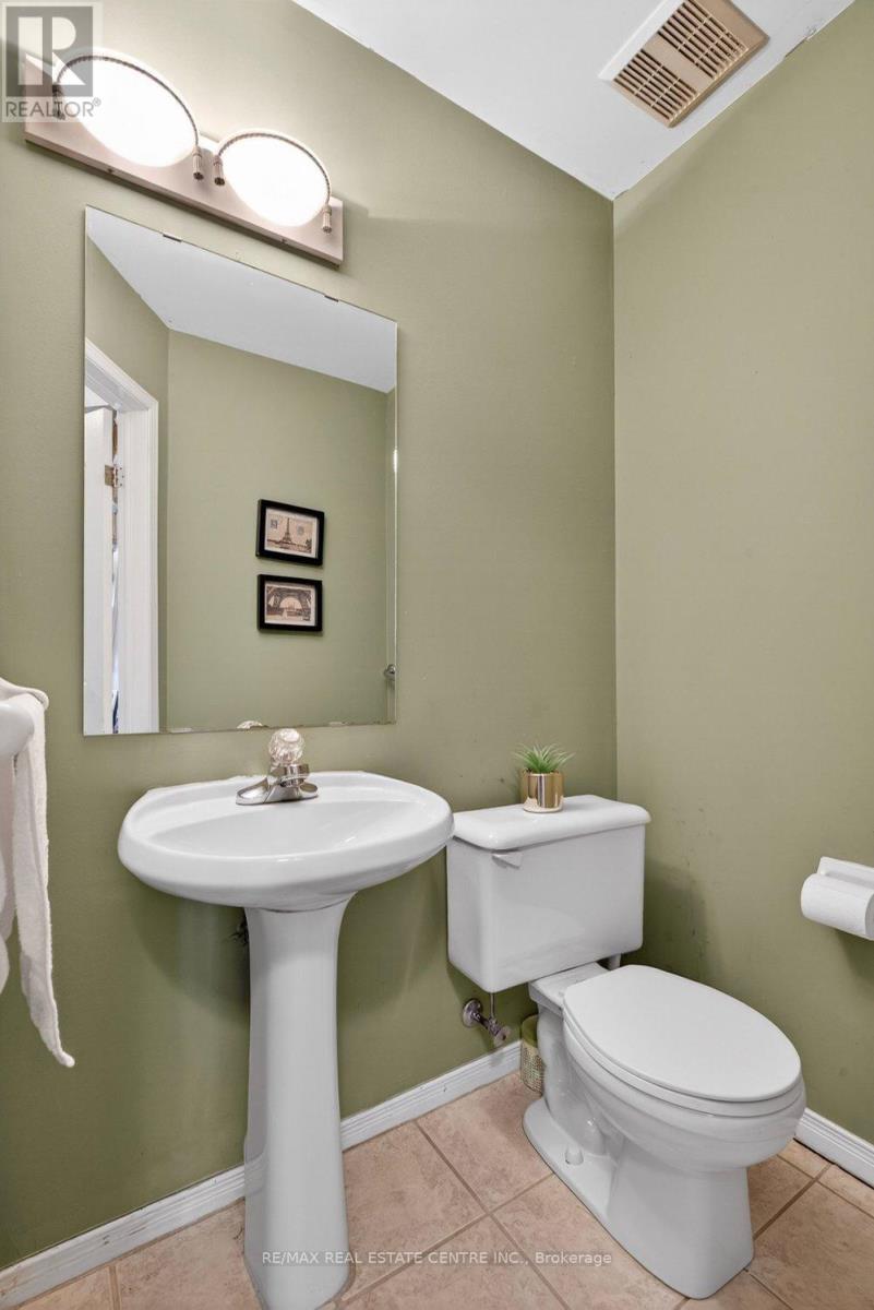 29 - 10 Cadham Boulevard Property Photo 14
