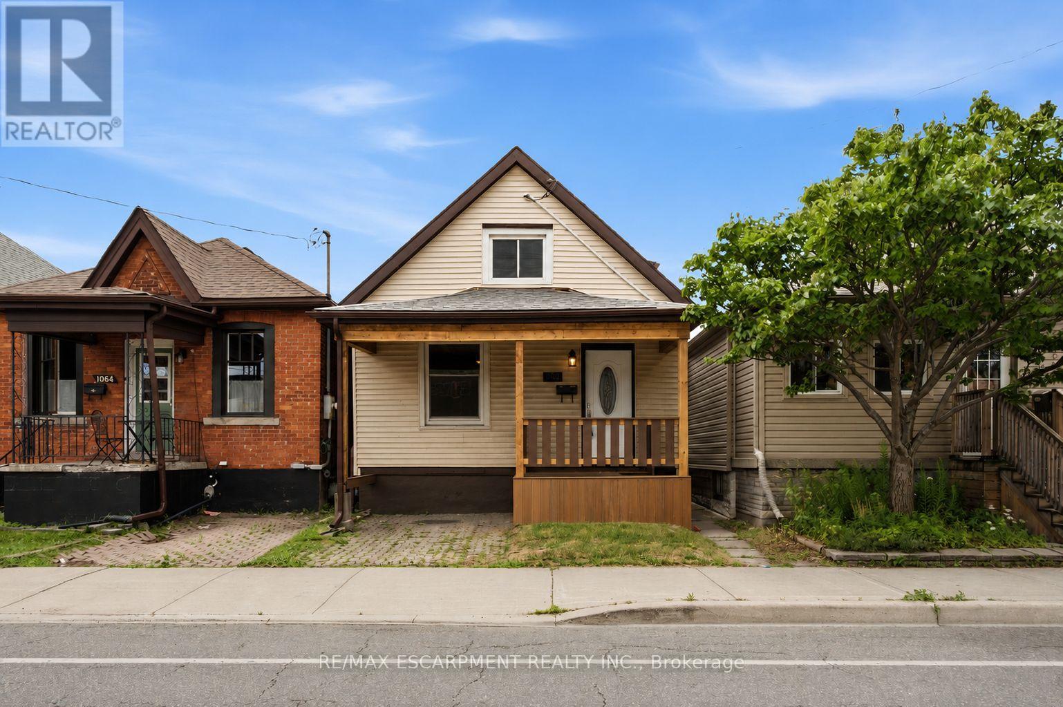 1062 CANNON STREET E Property Photo 1