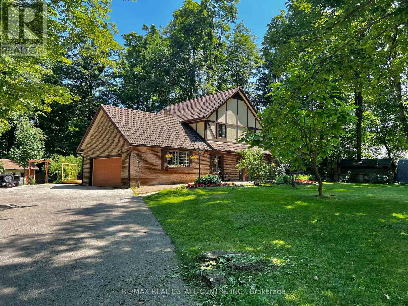 132 Birch Grove Property Photo 5