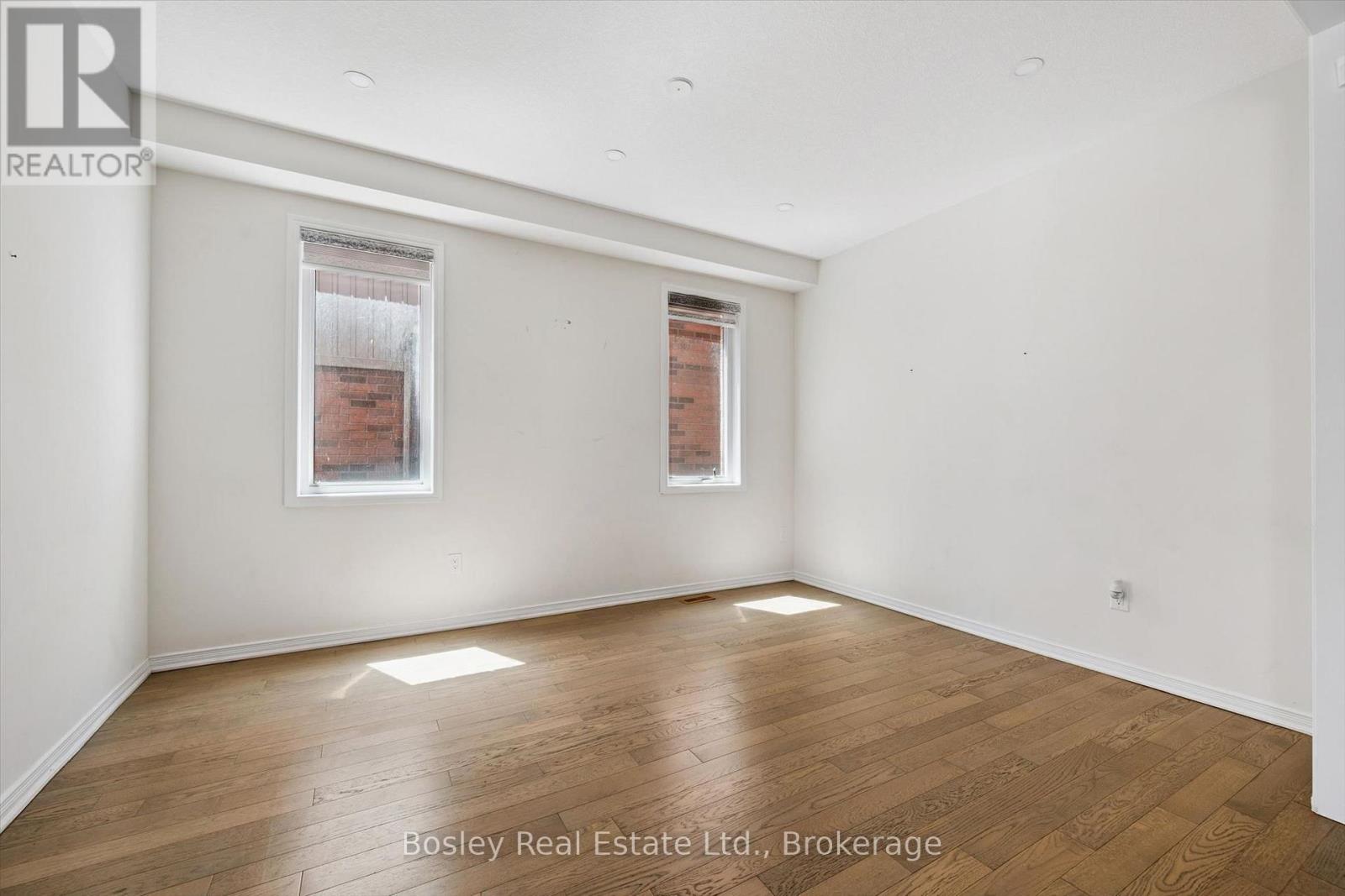 219 Dolman Street W Property Photo 11