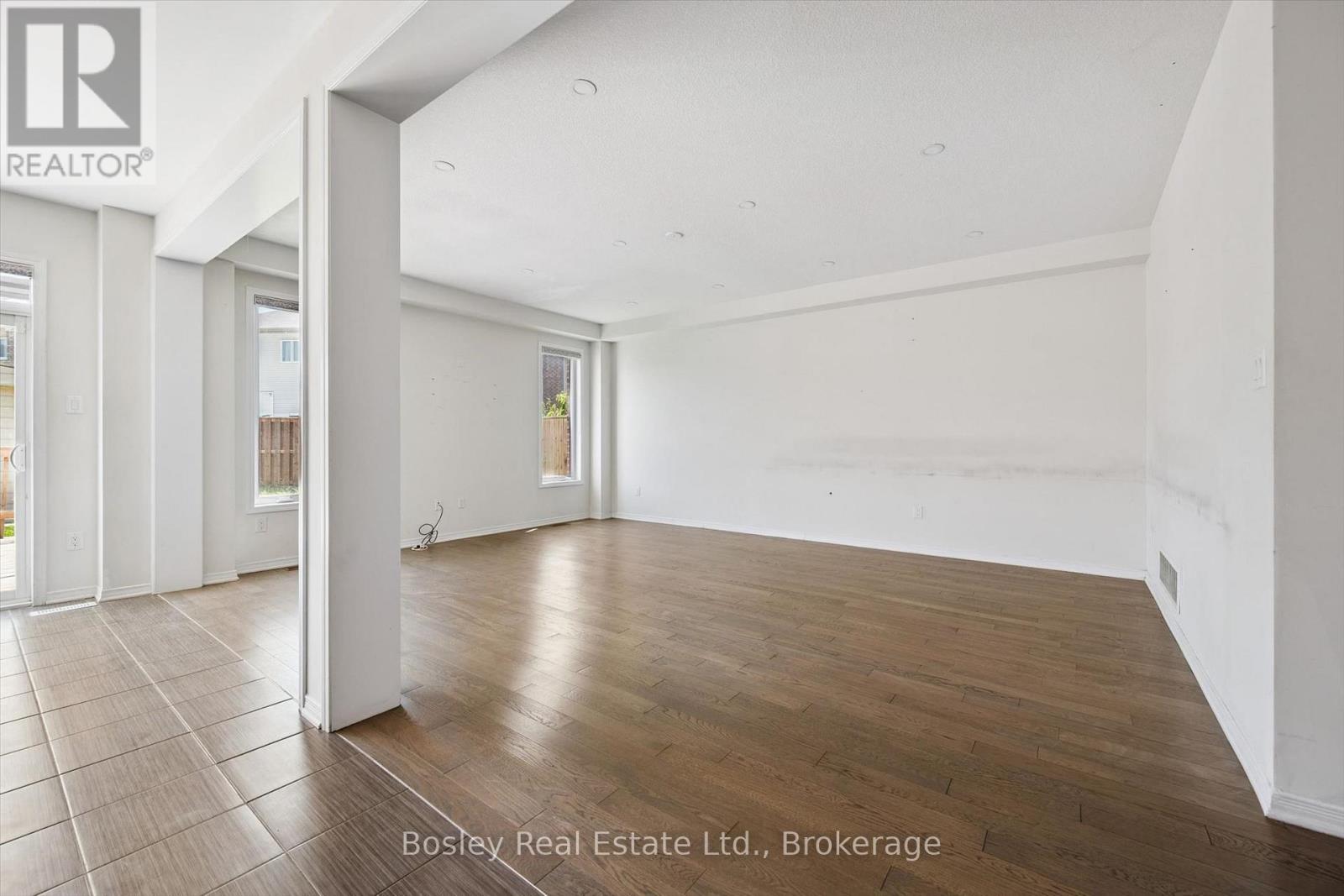 219 Dolman Street W Property Photo 13