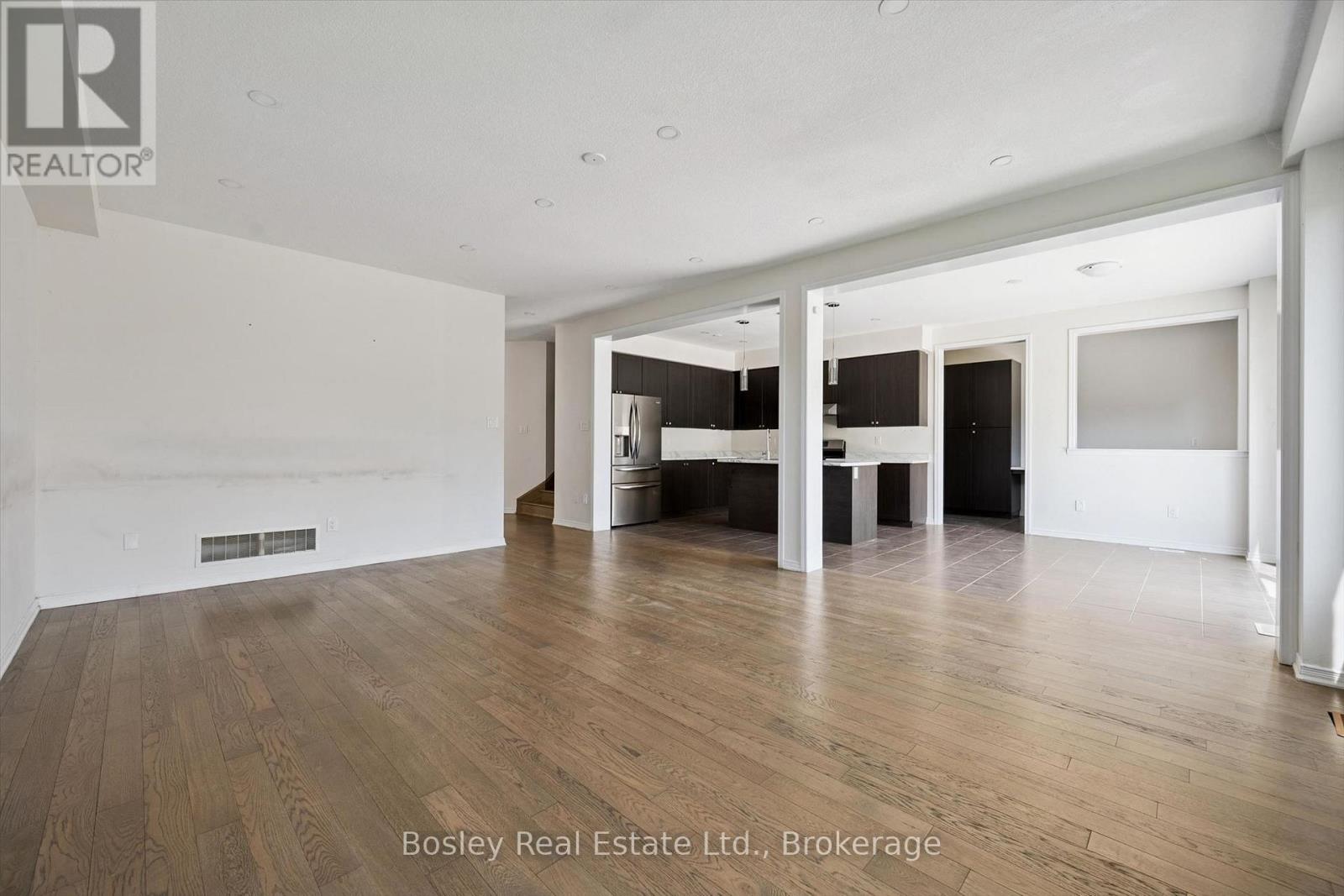 219 Dolman Street W Property Photo 15