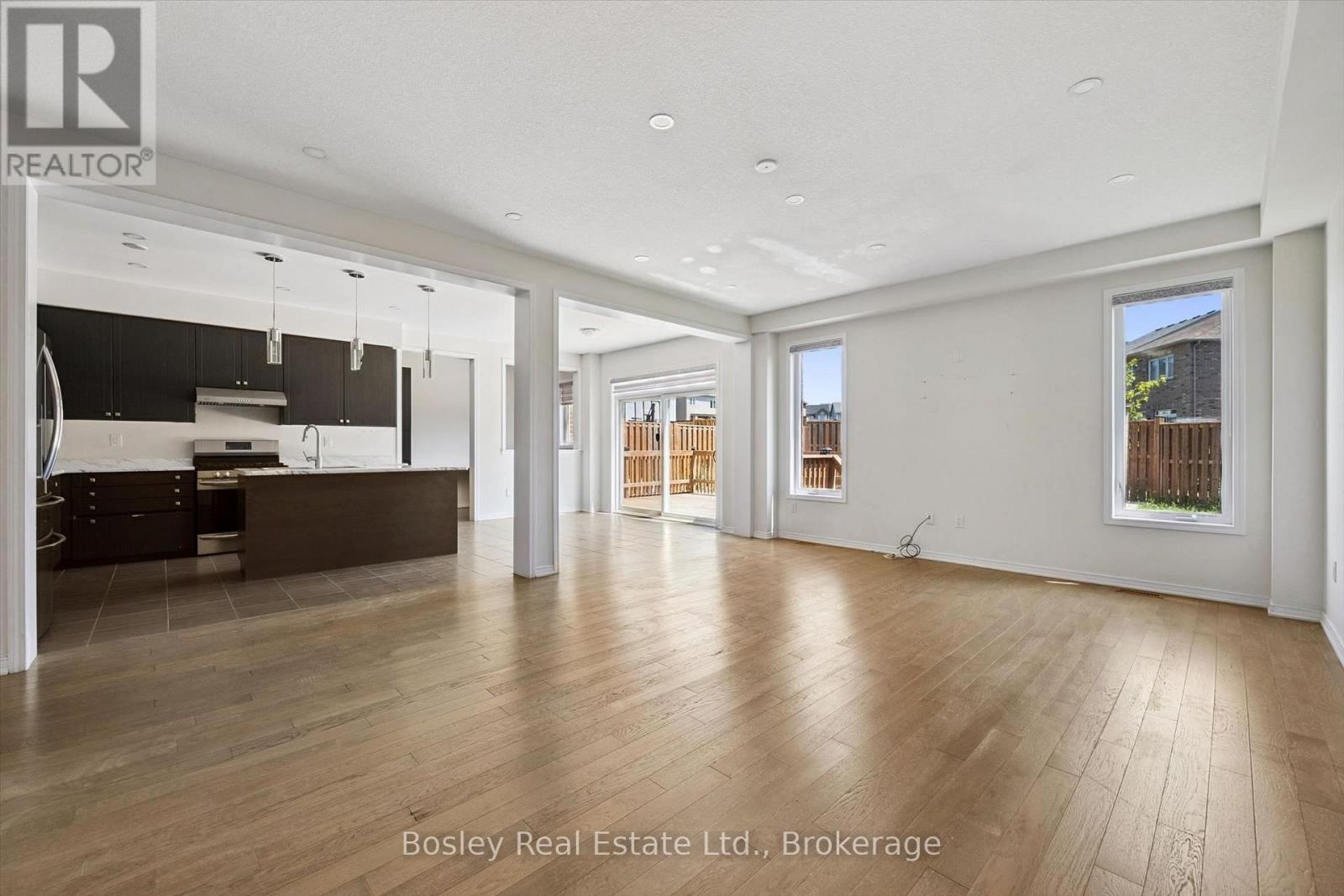 219 Dolman Street W Property Photo 16