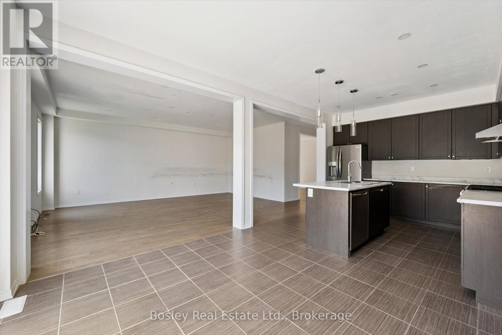 219 Dolman Street W Property Photo 17