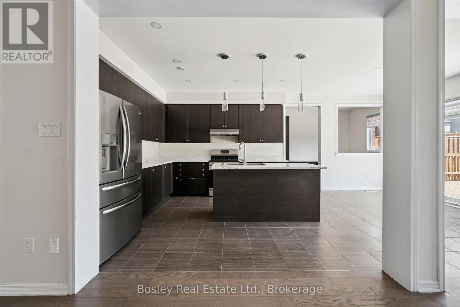 219 Dolman Street W Property Photo 18