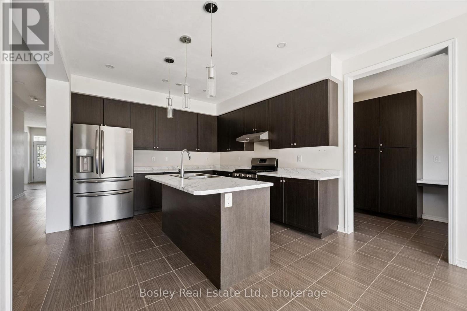 219 Dolman Street W Property Photo 19