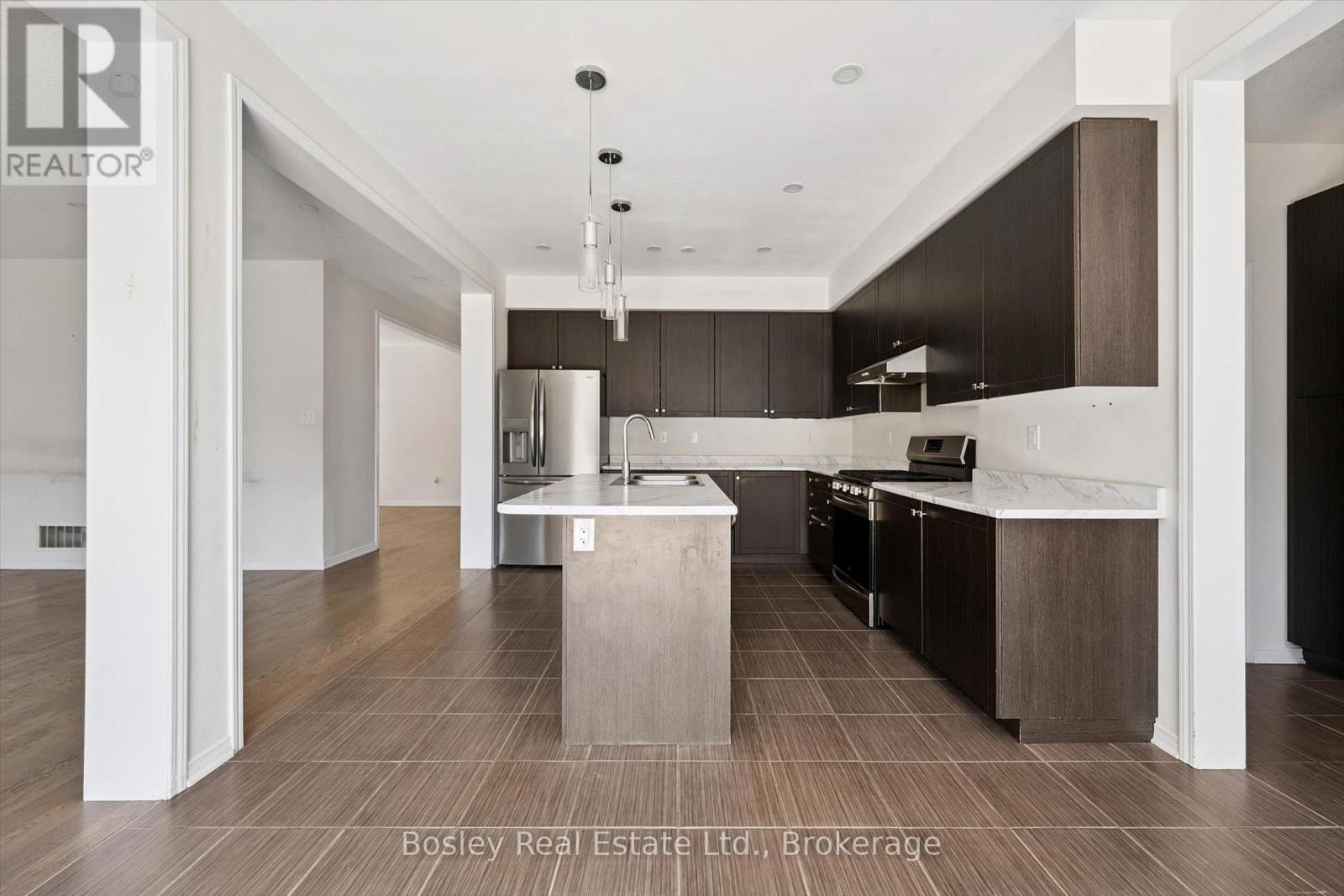 219 Dolman Street W Property Photo 20