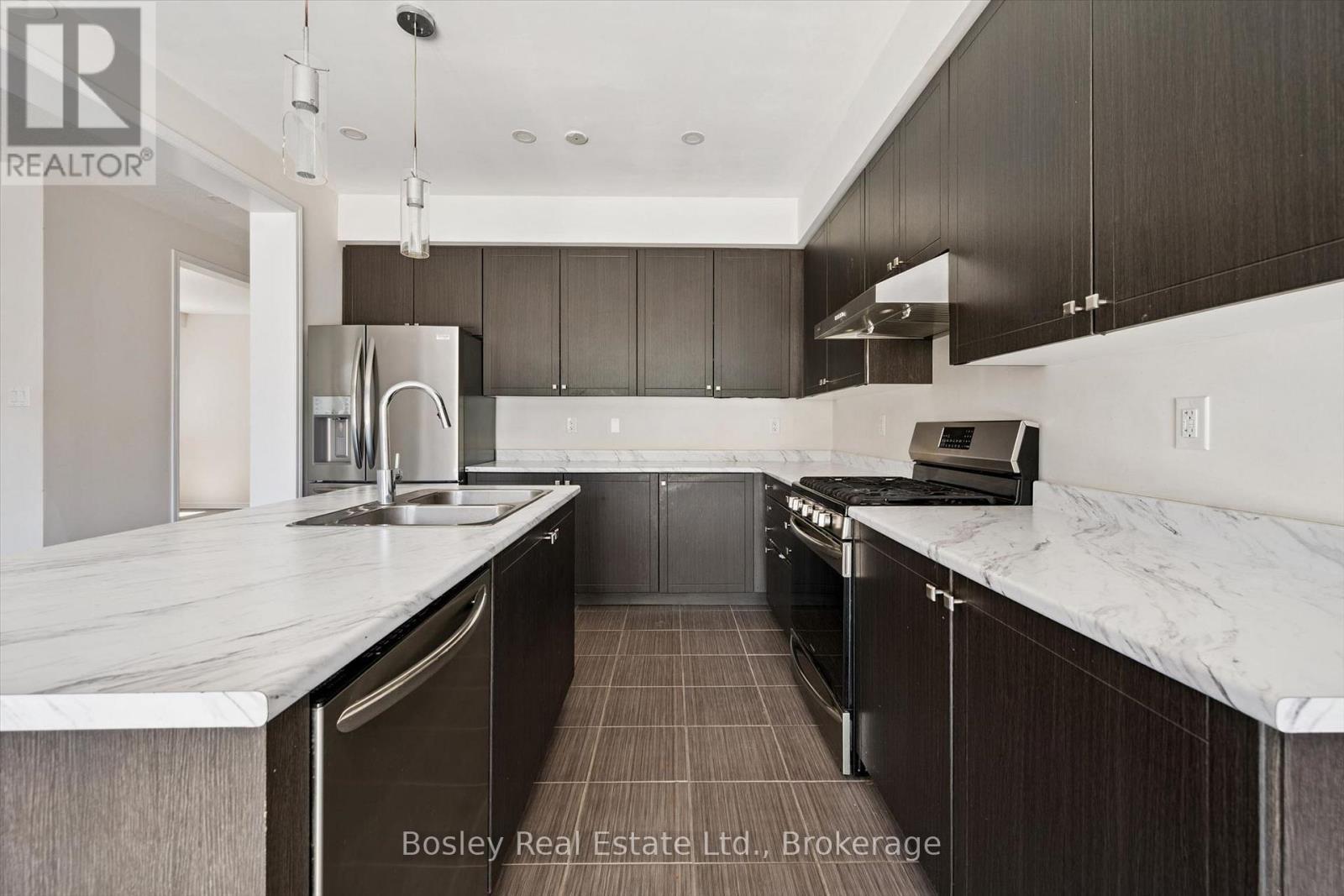 219 Dolman Street W Property Photo 21