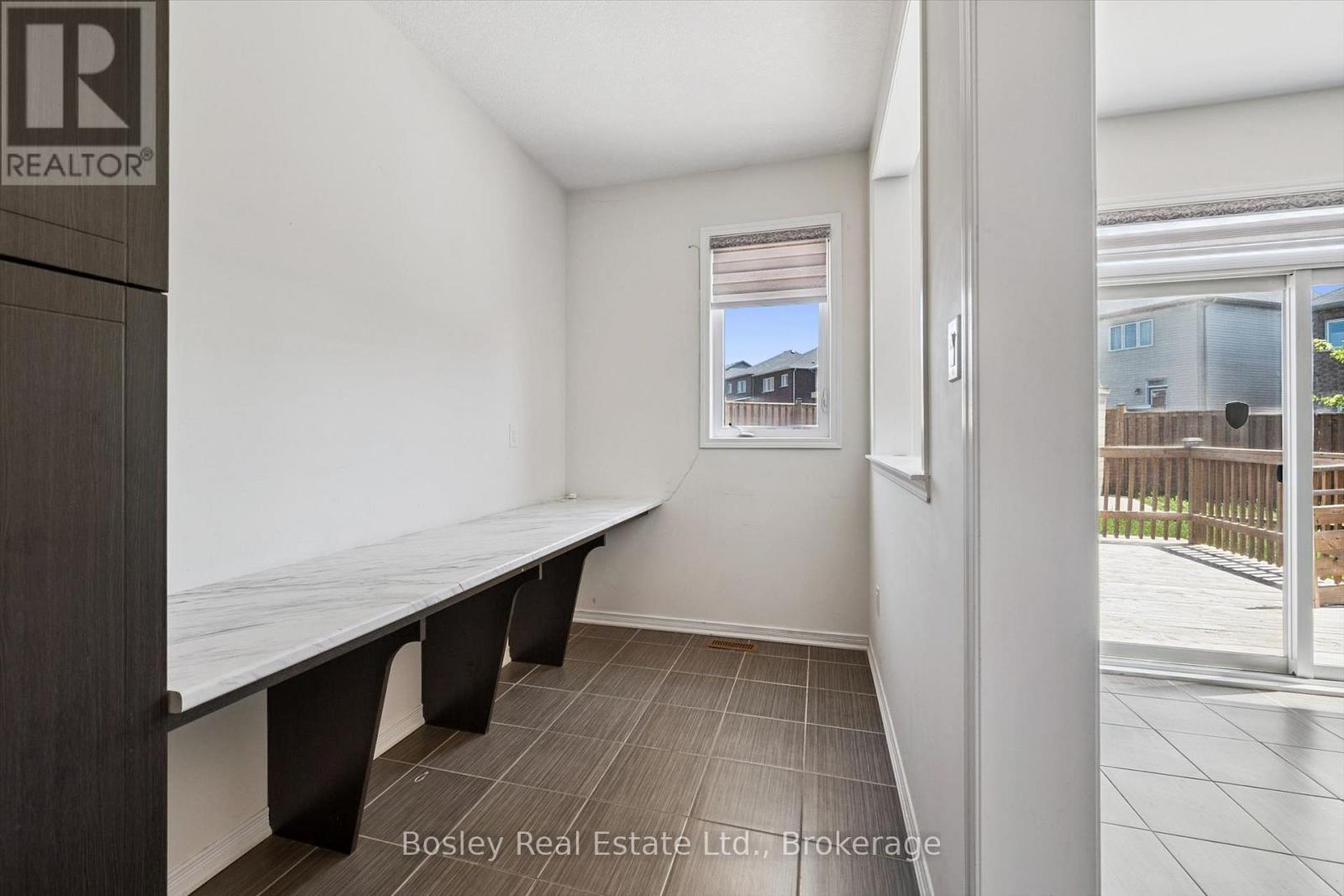 219 Dolman Street W Property Photo 25