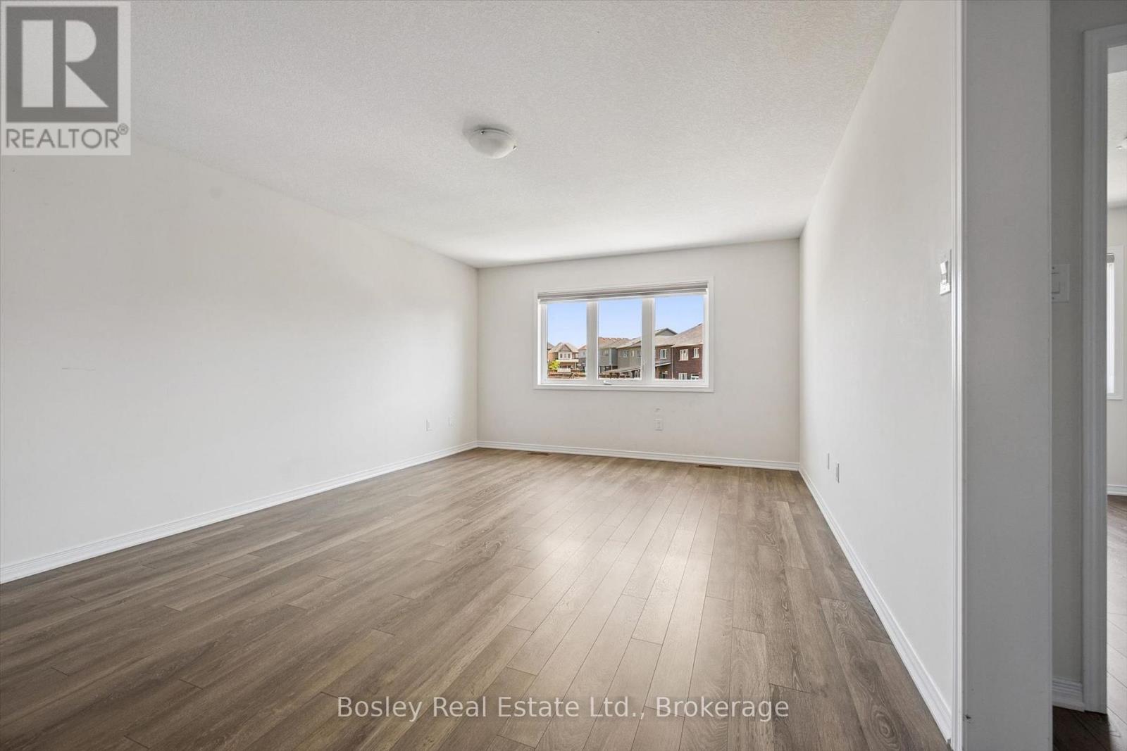 219 Dolman Street W Property Photo 29