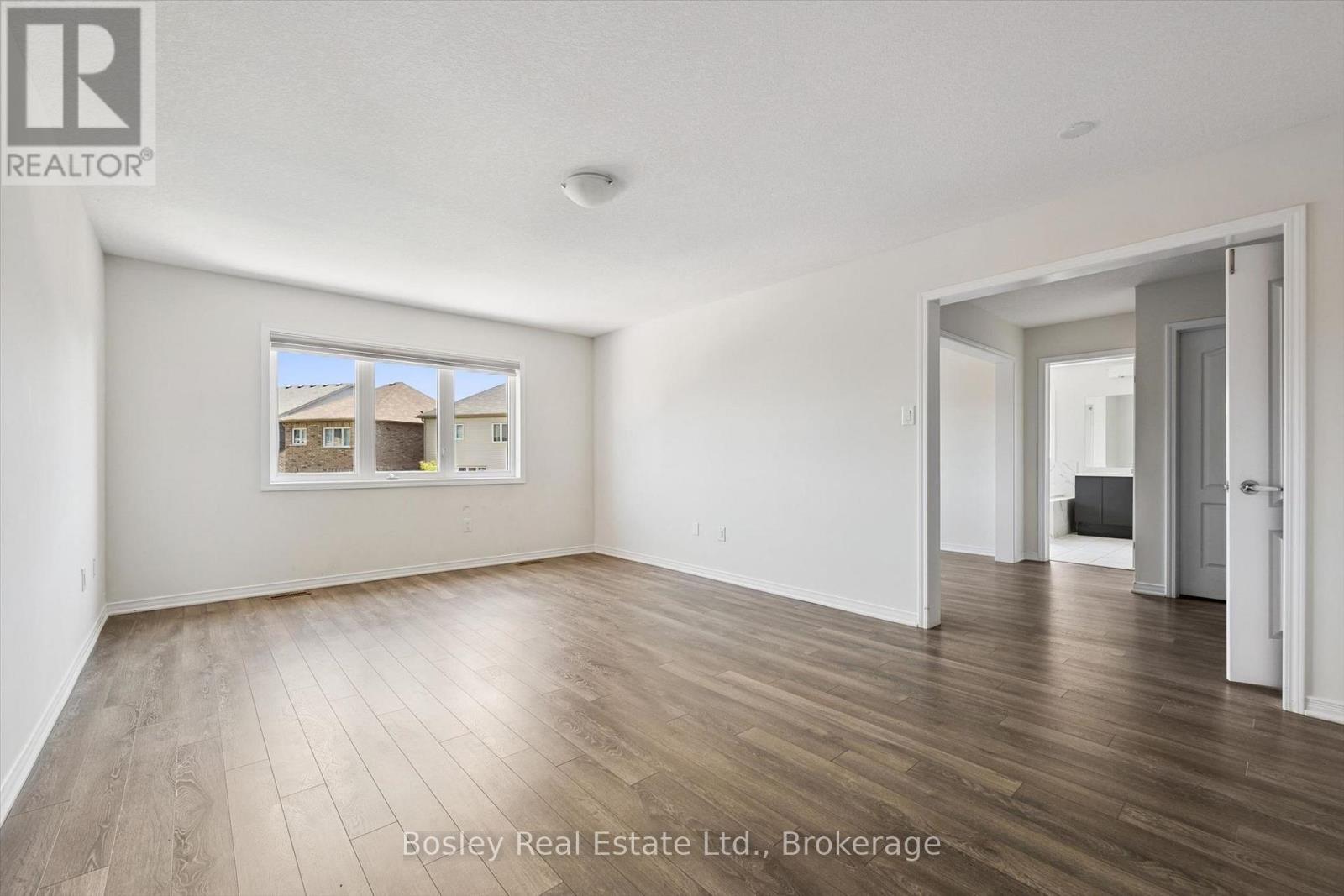 219 Dolman Street W Property Photo 30