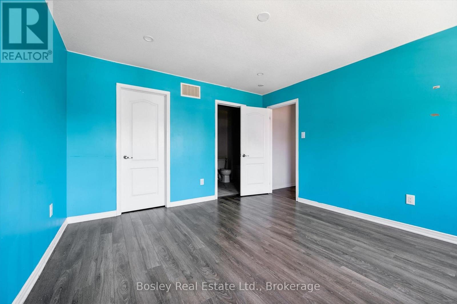 219 Dolman Street W Property Photo 36