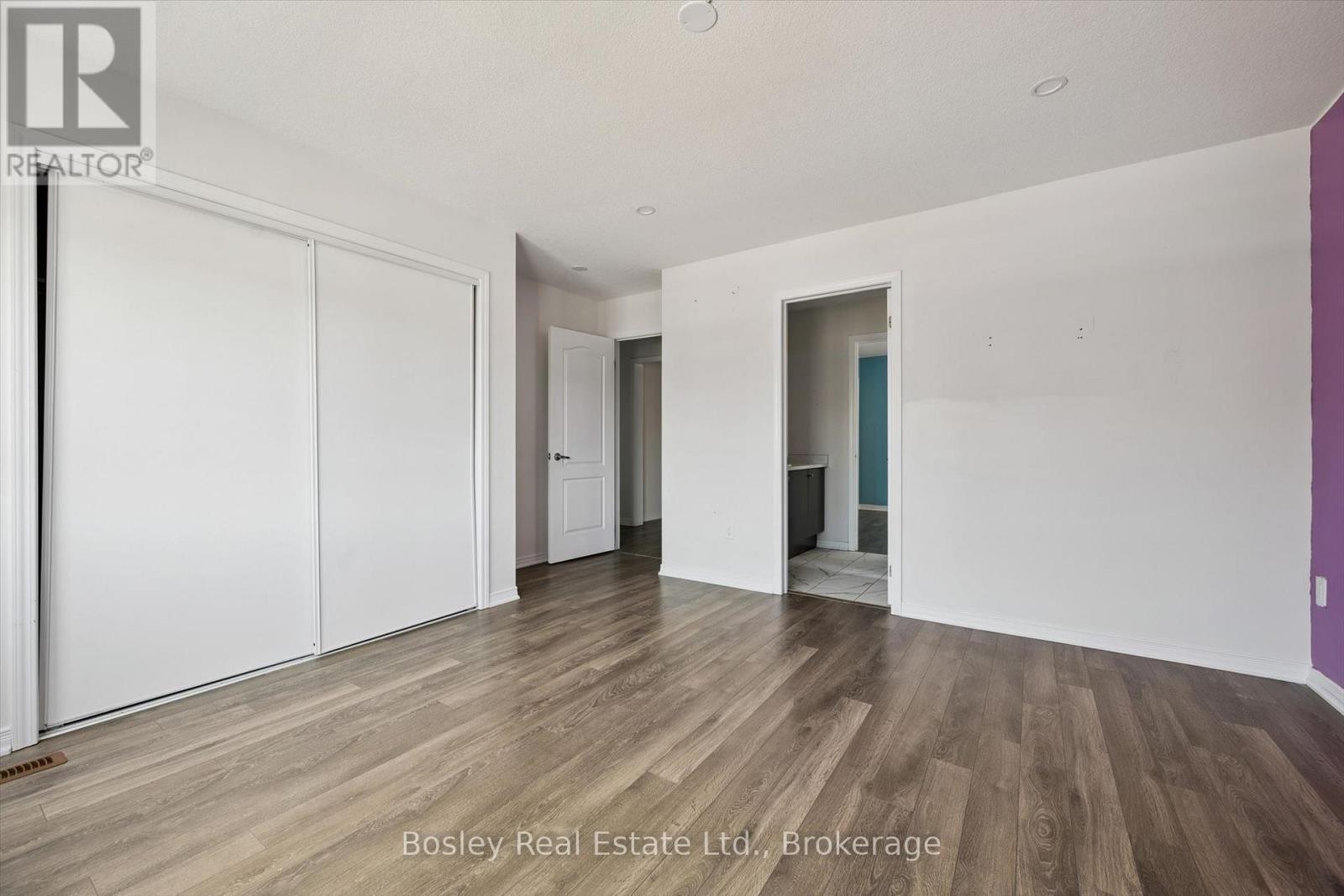 219 Dolman Street W Property Photo 39