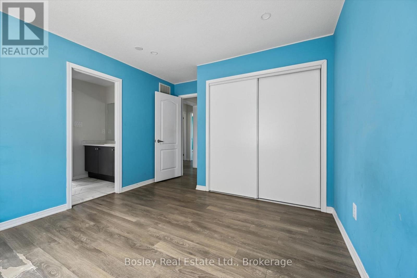 219 Dolman Street W Property Photo 41