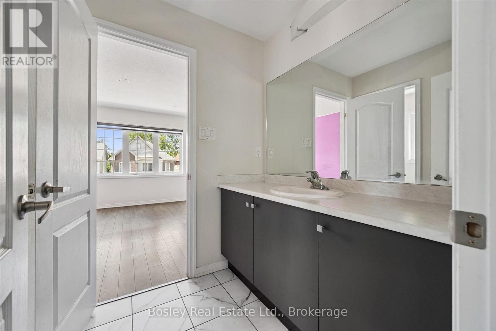 219 Dolman Street W Property Photo 42