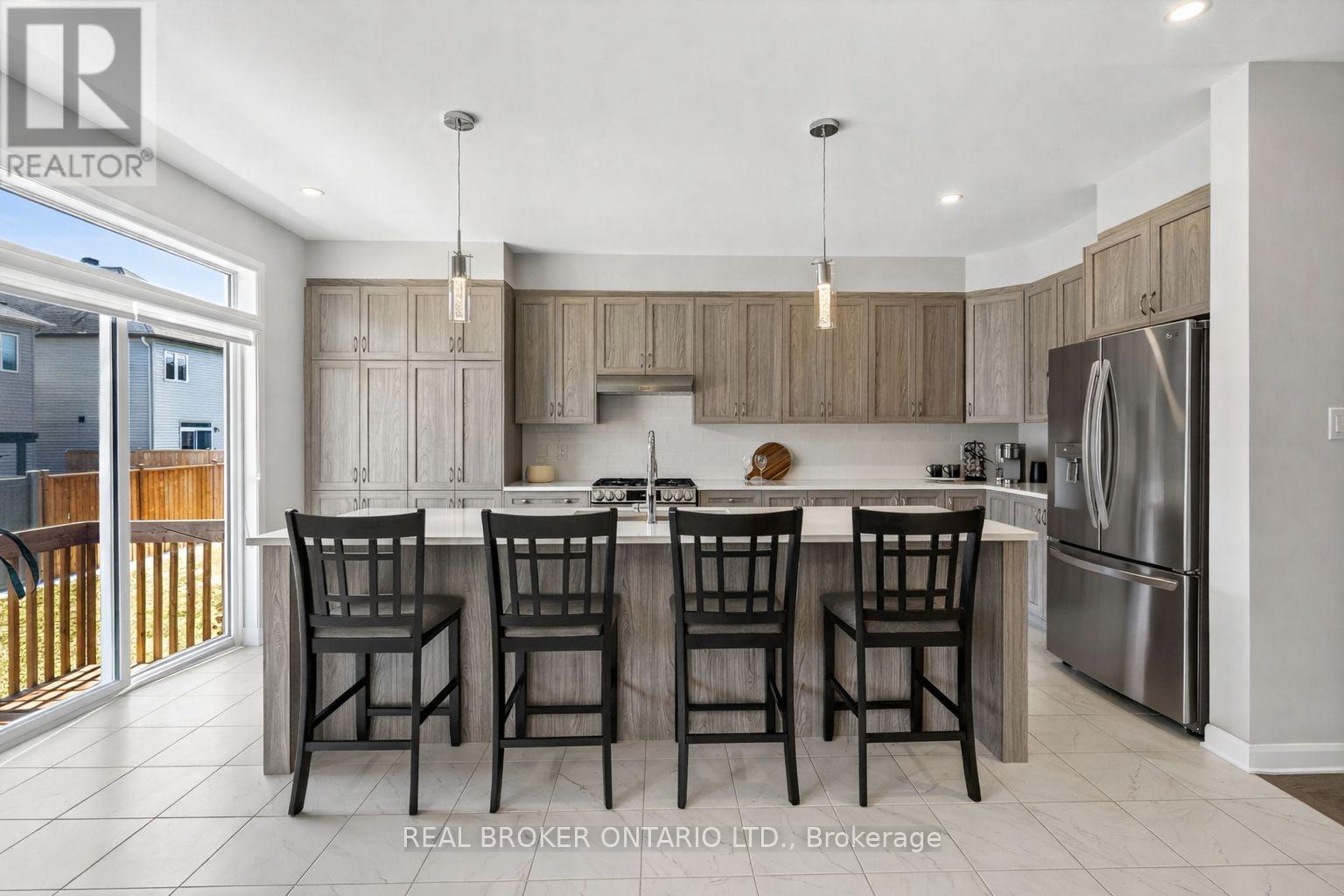 548 Anchor Circle Property Photo 10