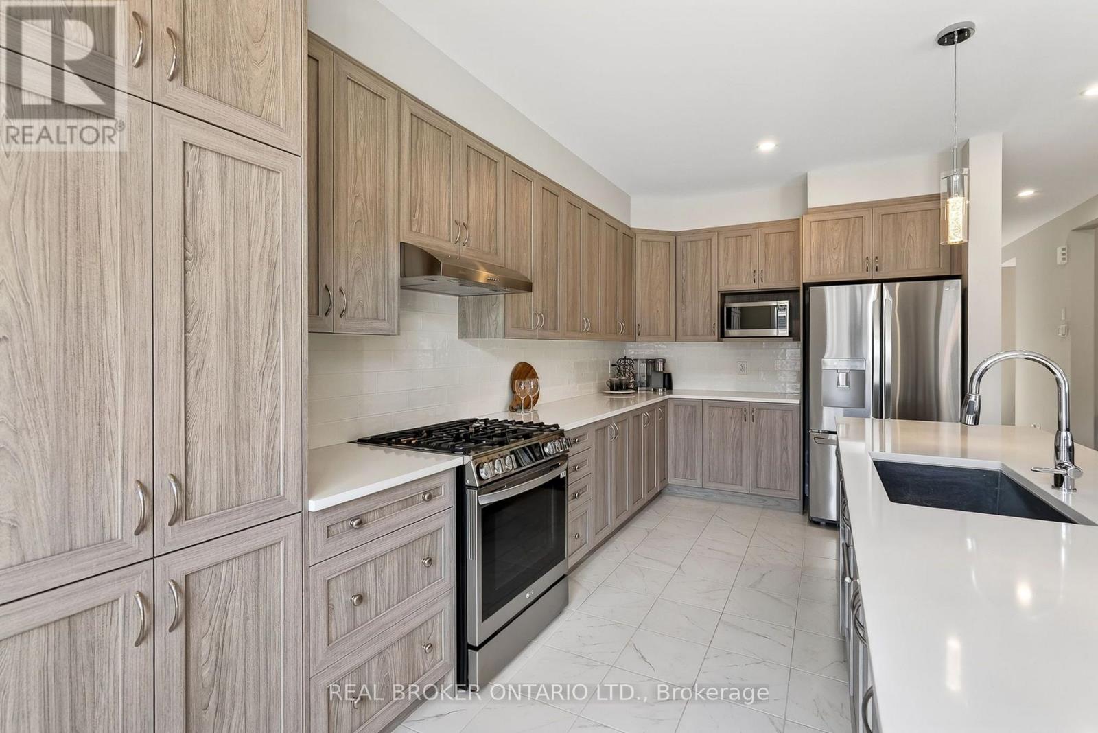 548 Anchor Circle Property Photo 11
