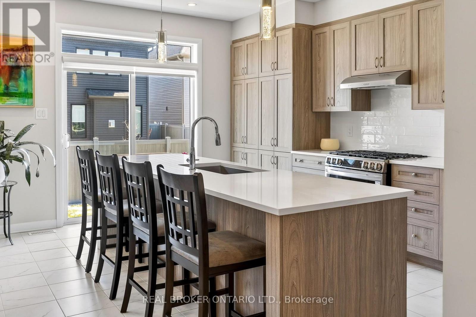 548 Anchor Circle Property Photo 14