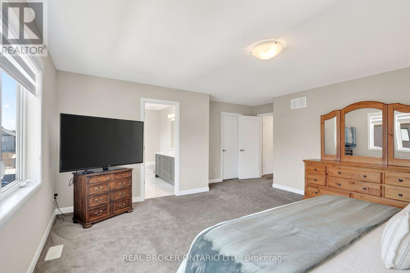 548 Anchor Circle Property Photo 21