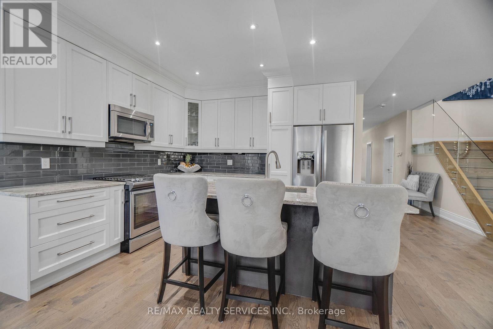 958 Beach Boulevard Property Photo 12