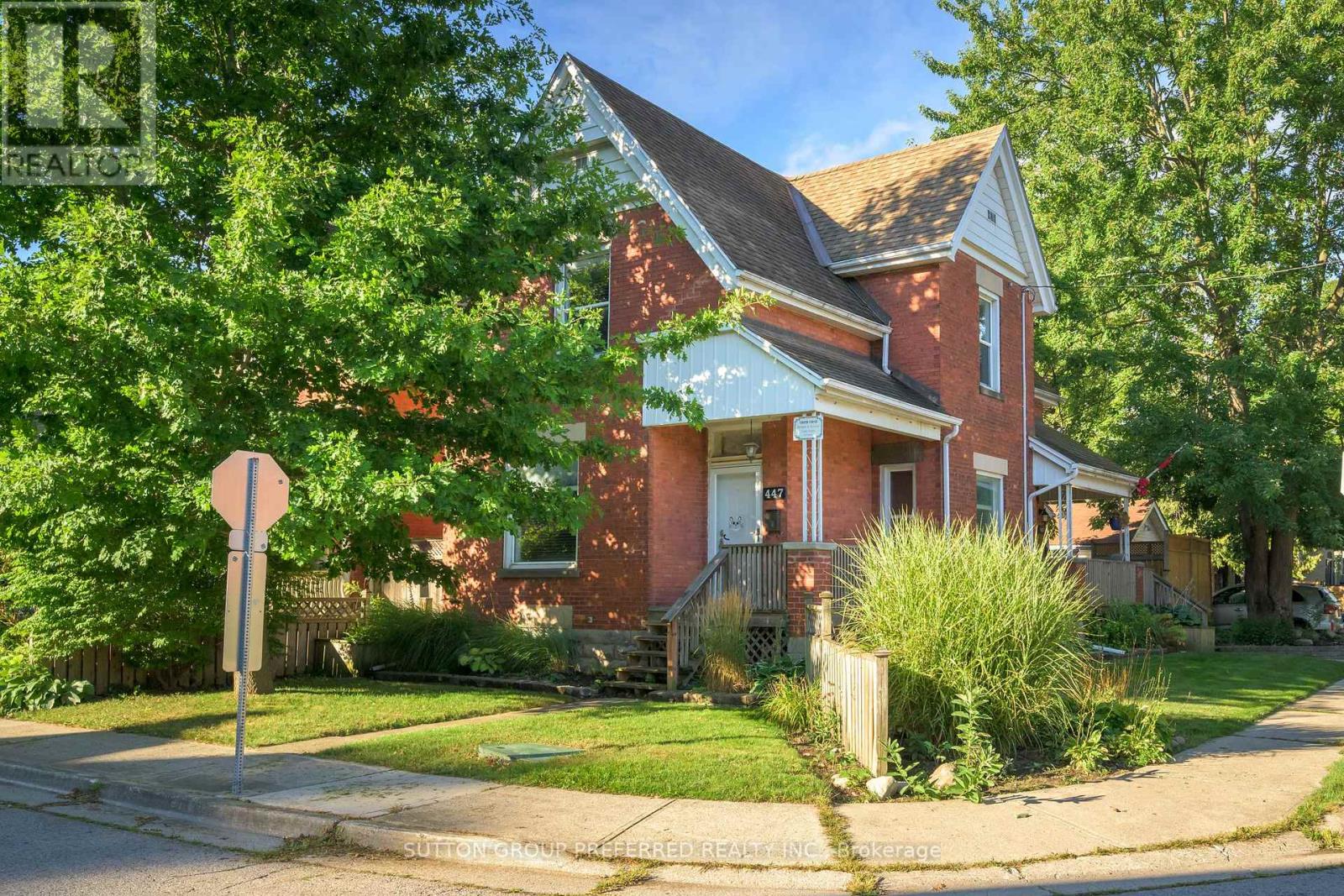 447 Woodman Avenue Property Photo 3