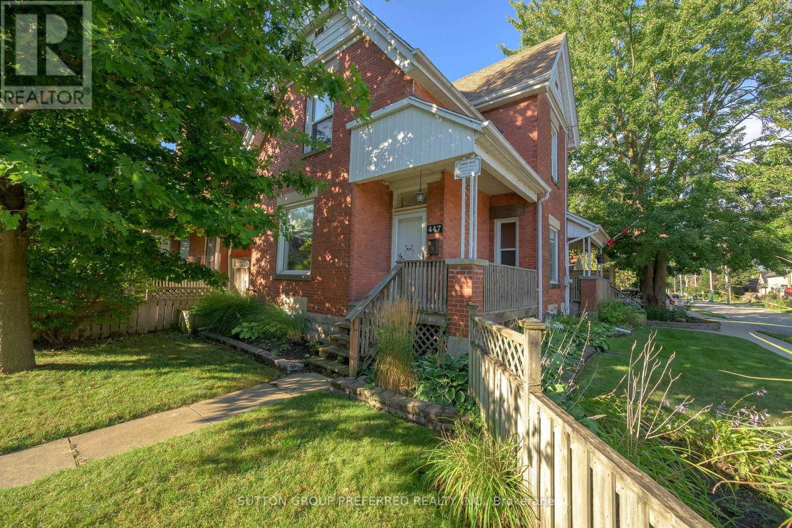 447 Woodman Avenue Property Photo 10