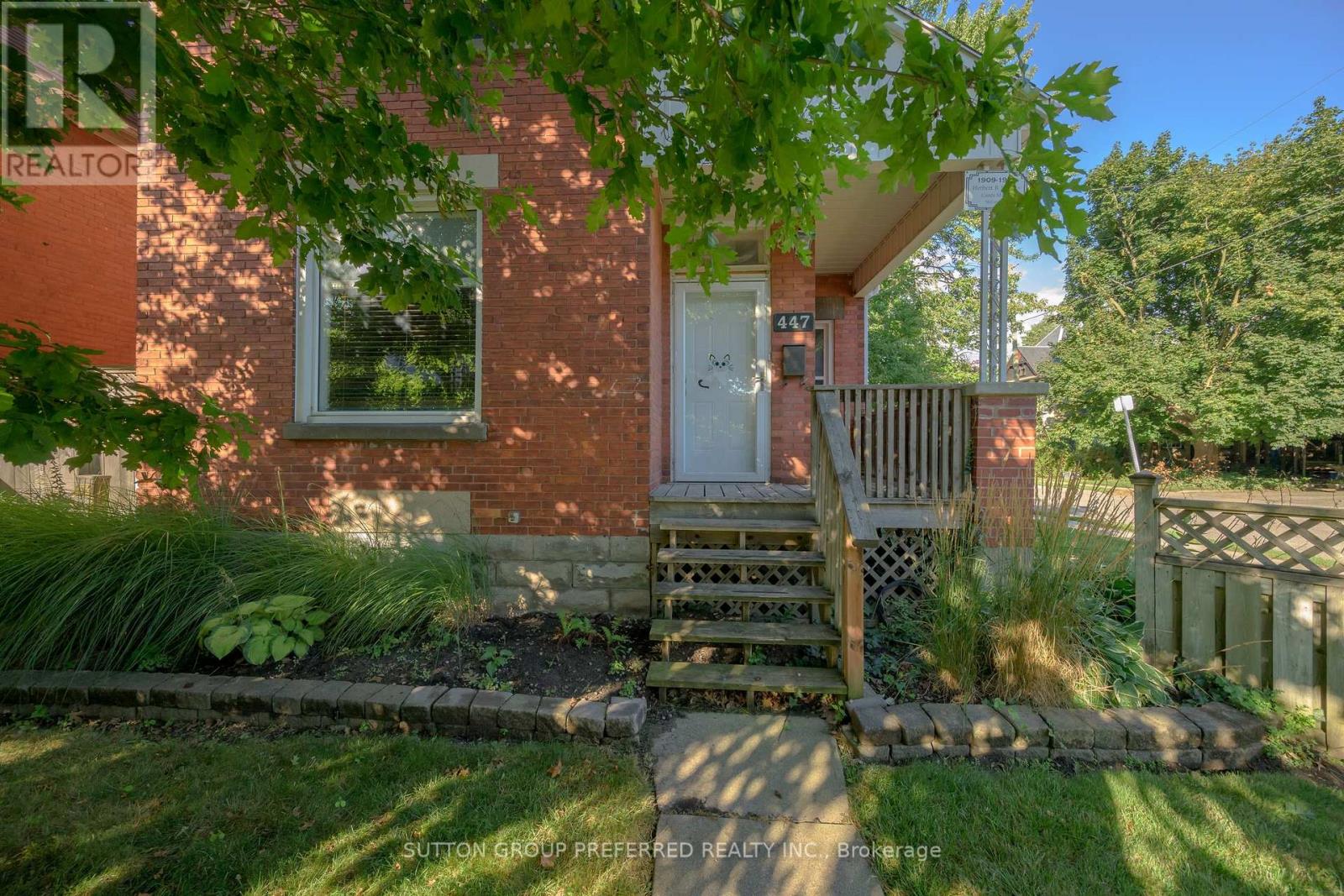 447 Woodman Avenue Property Photo 11