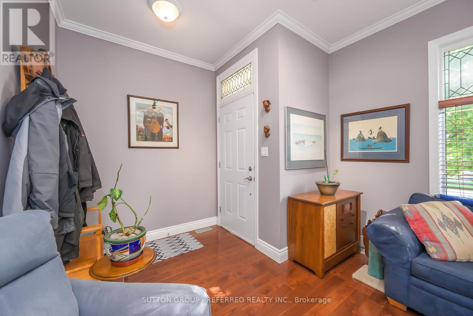447 Woodman Avenue Property Photo 13