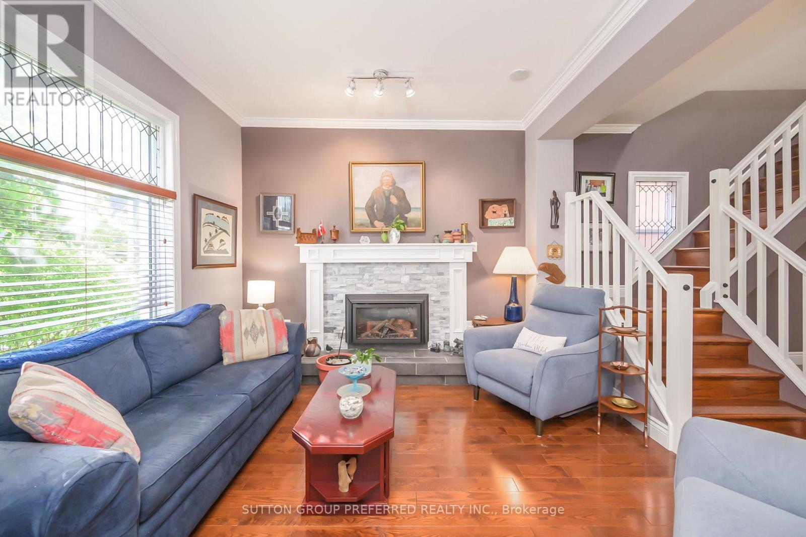 447 Woodman Avenue Property Photo 14