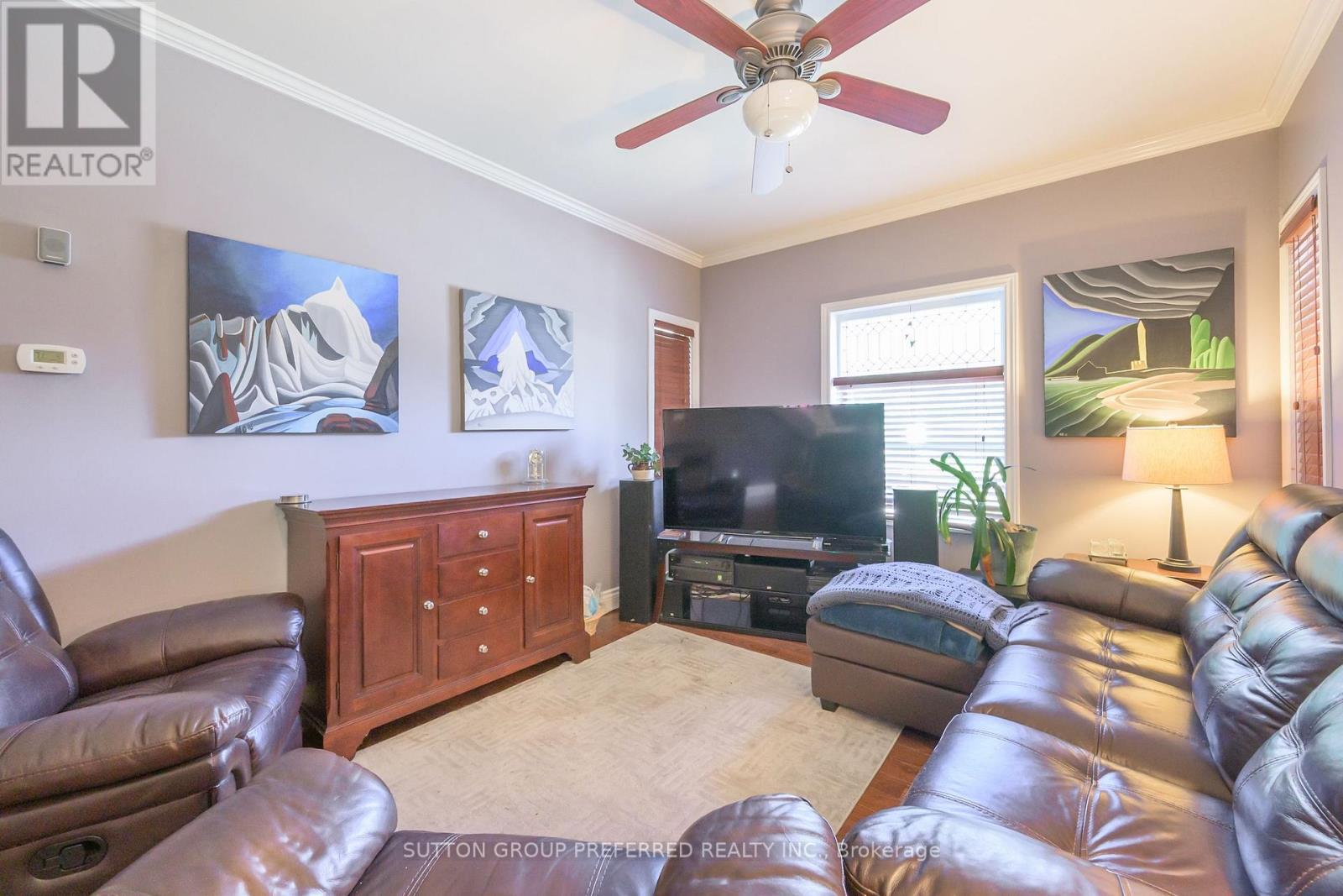 447 Woodman Avenue Property Photo 16