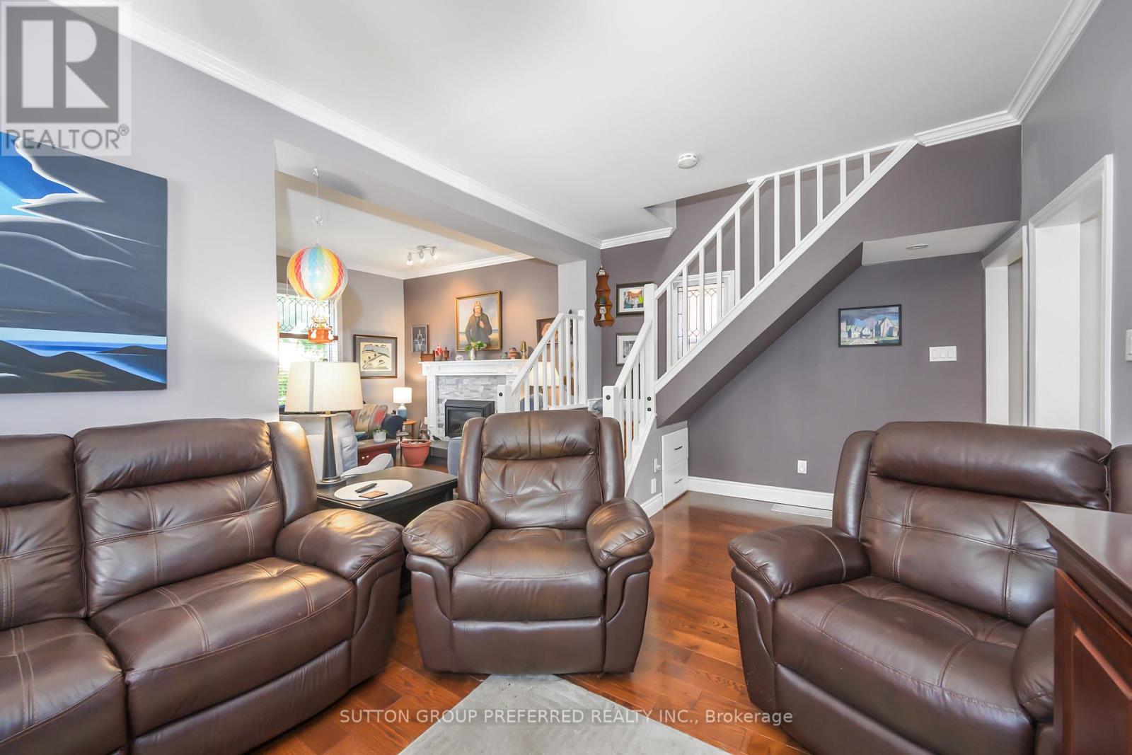 447 Woodman Avenue Property Photo 17