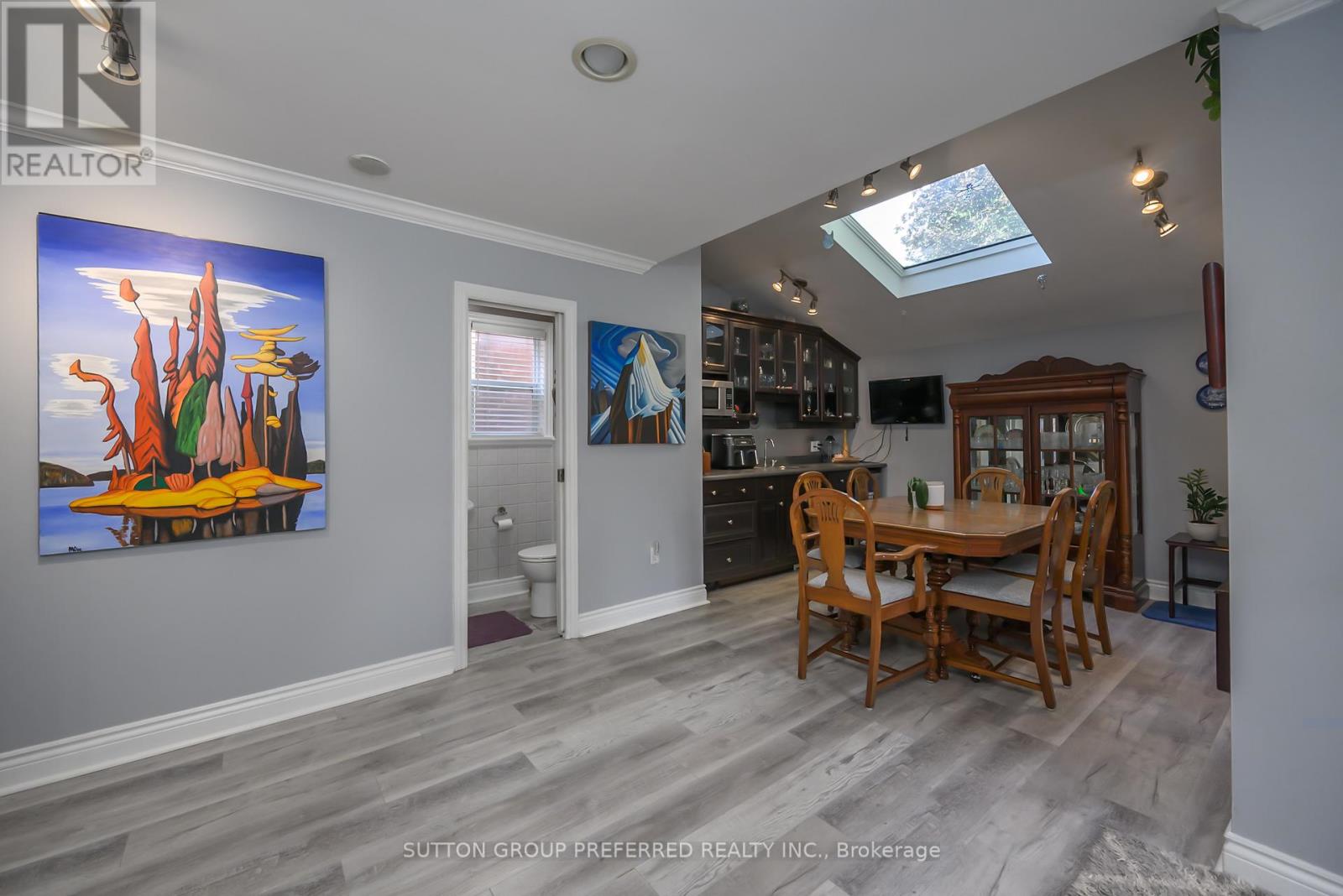447 Woodman Avenue Property Photo 22