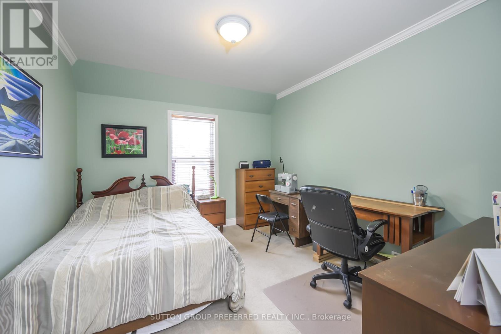 447 Woodman Avenue Property Photo 26