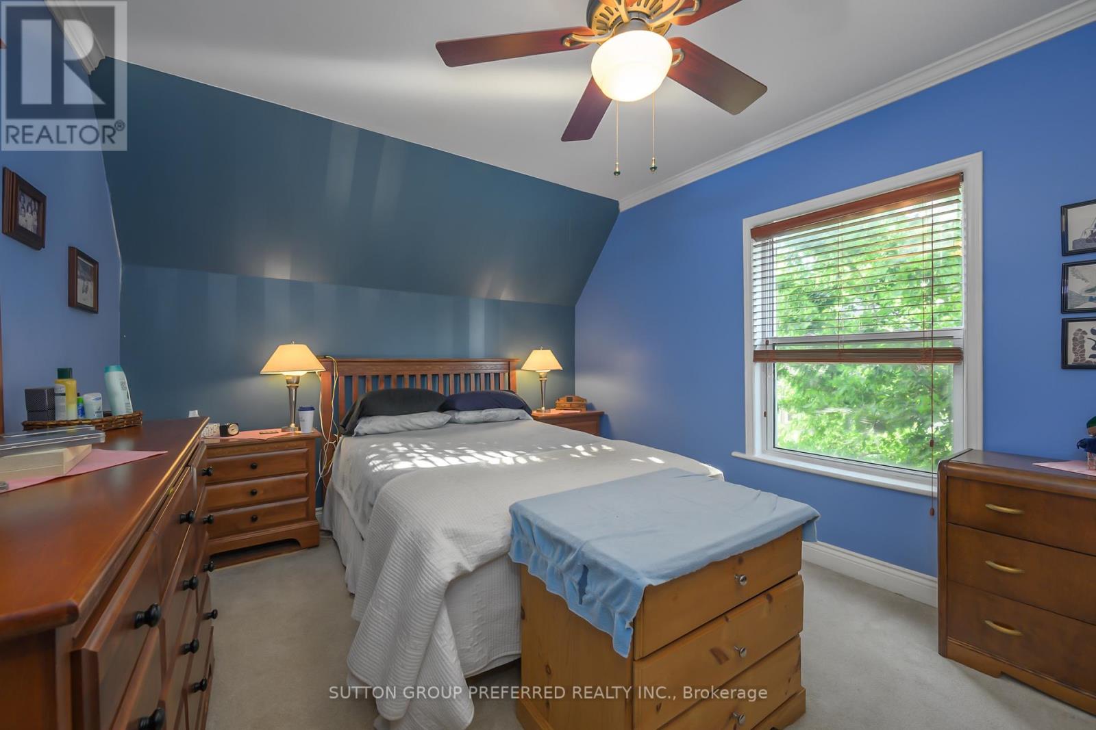 447 Woodman Avenue Property Photo 27