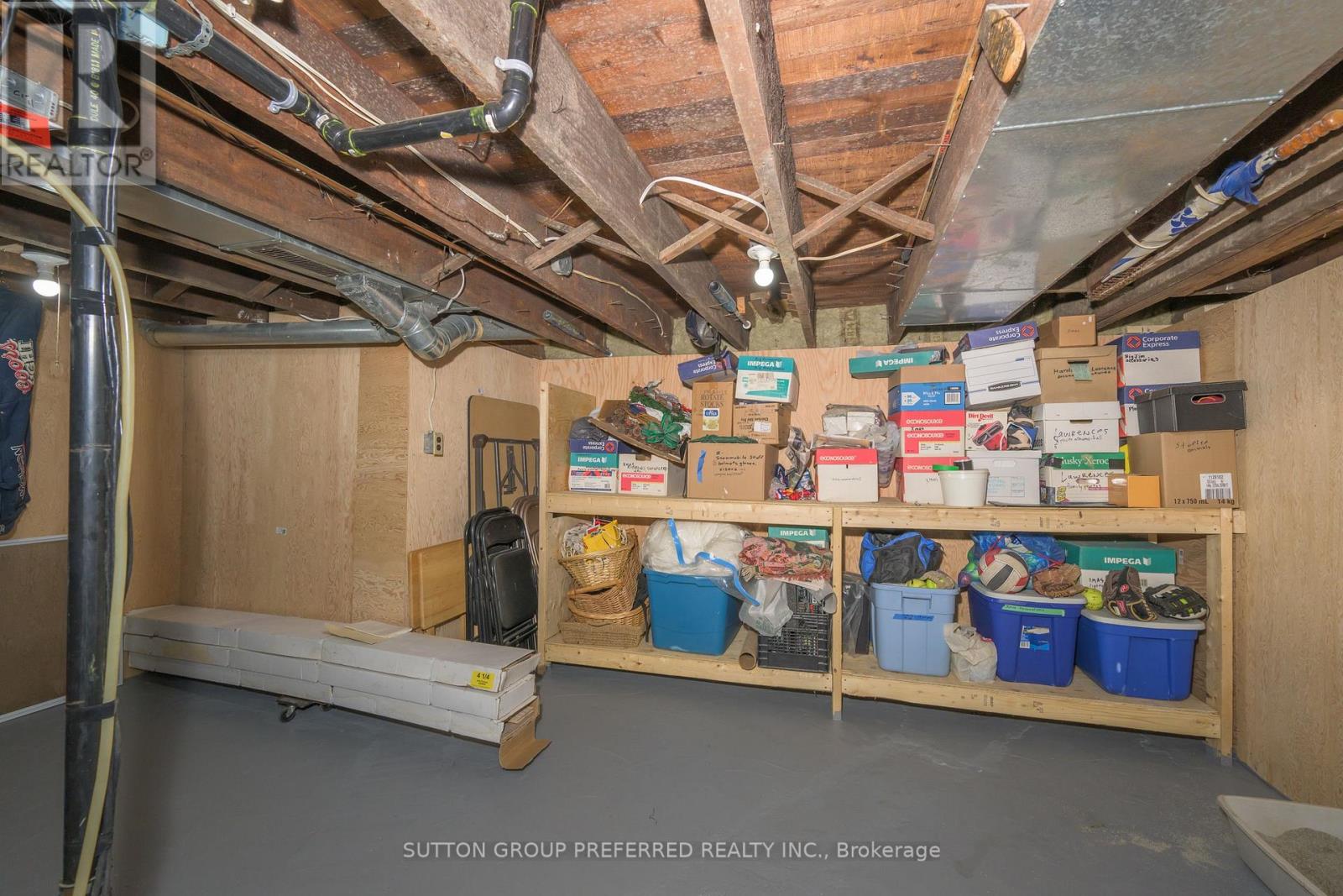 447 Woodman Avenue Property Photo 34
